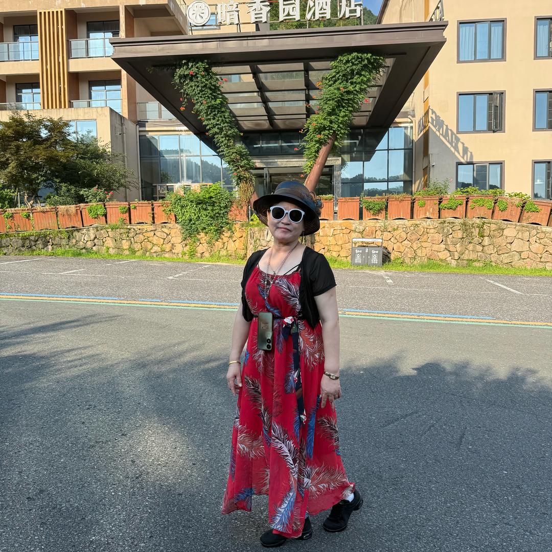 红娘牵手情缘英姐