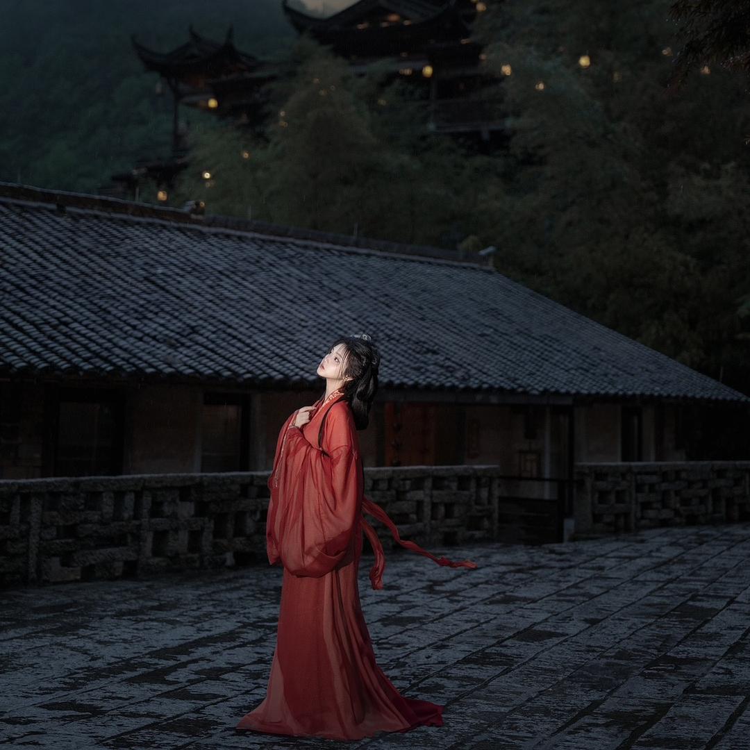 青山烟雨客