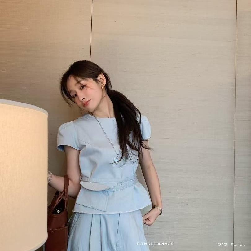 莉莉爱穿搭