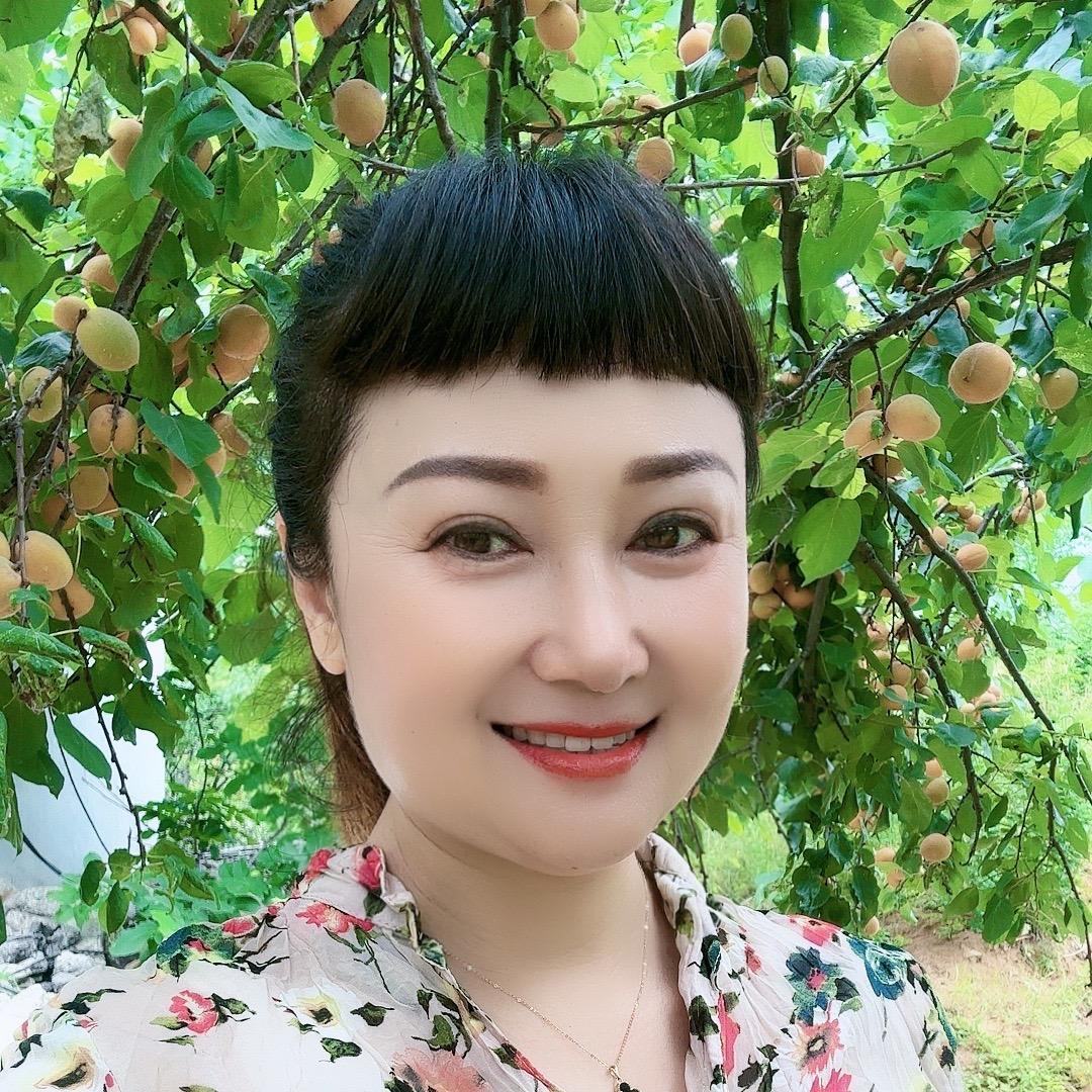 鹰城大脚(青灵姐)