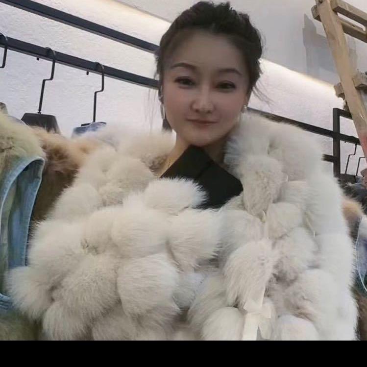 刘美人设计师皮草