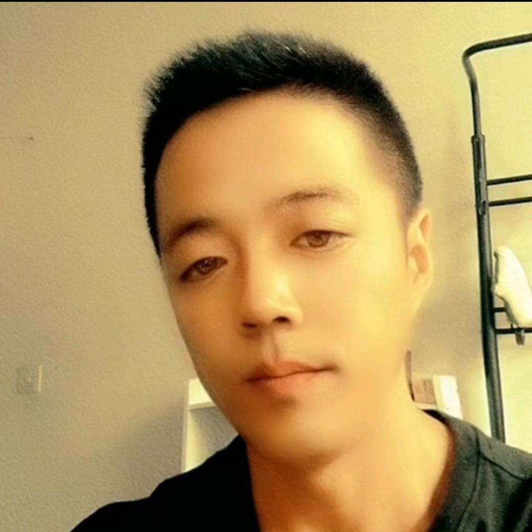 贴砖小荣