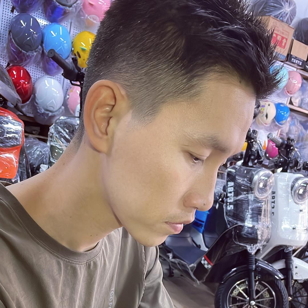 电鸡时代 梁潇然