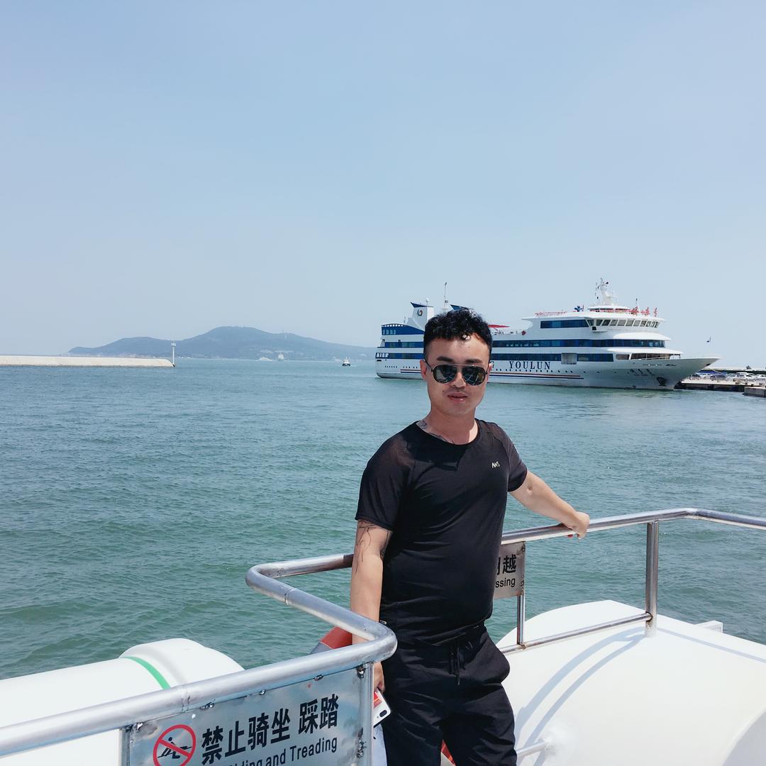 荣成市回里村垂钓园 大白呼
