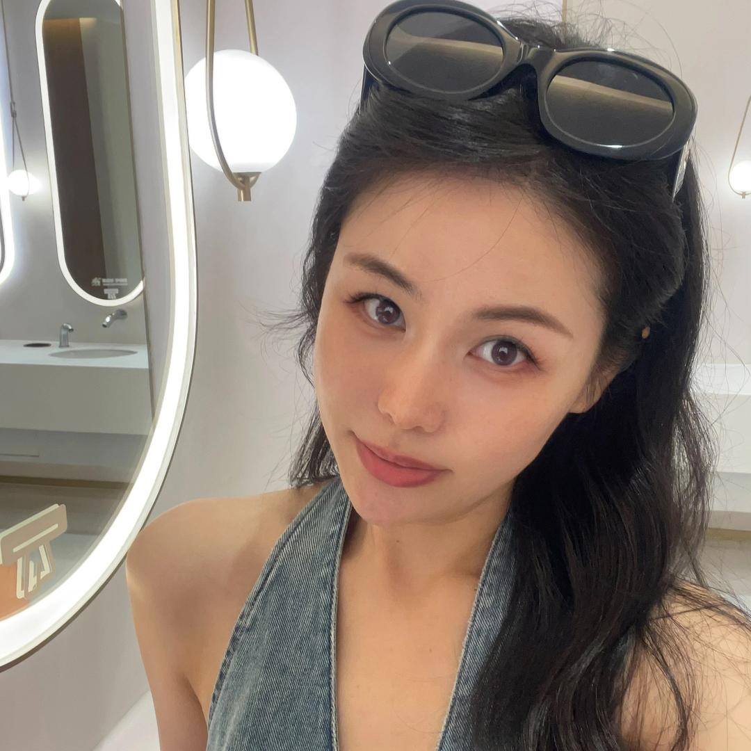 斯蒙Simone