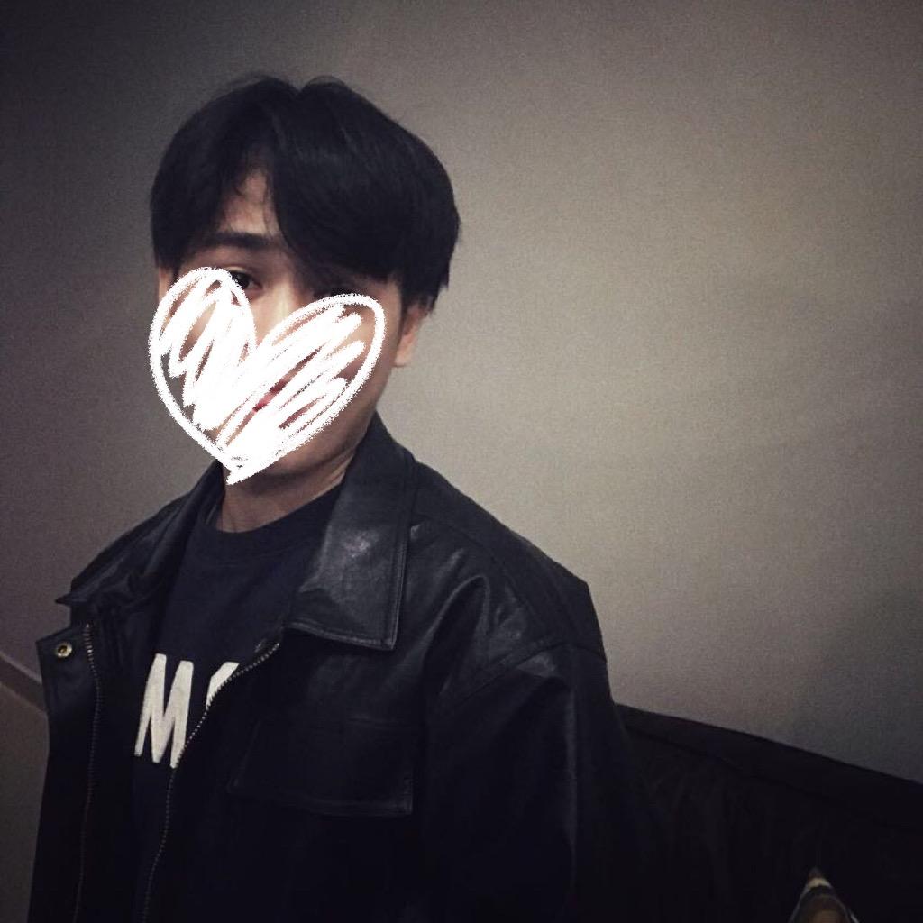 被雨淋湿的冰美式 。