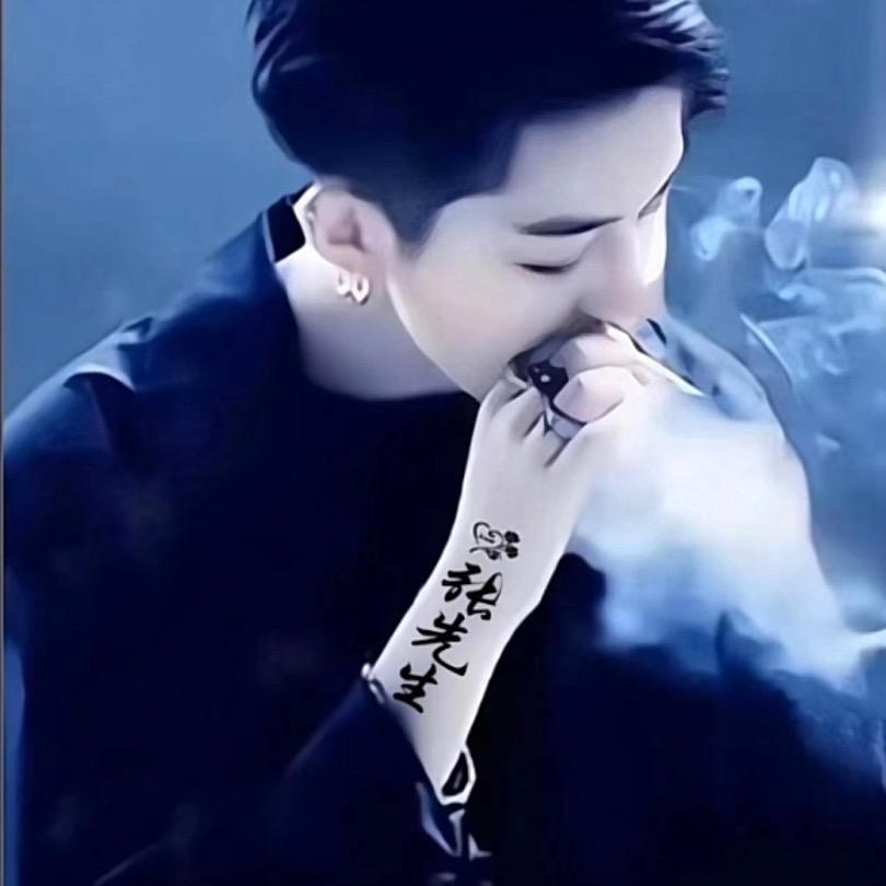 💔ꦿ໊习惯᭄🕊一个人᭄ꦿᩚ٭