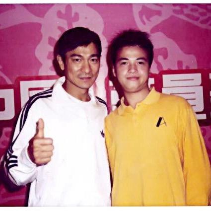 小郑爱看演唱会