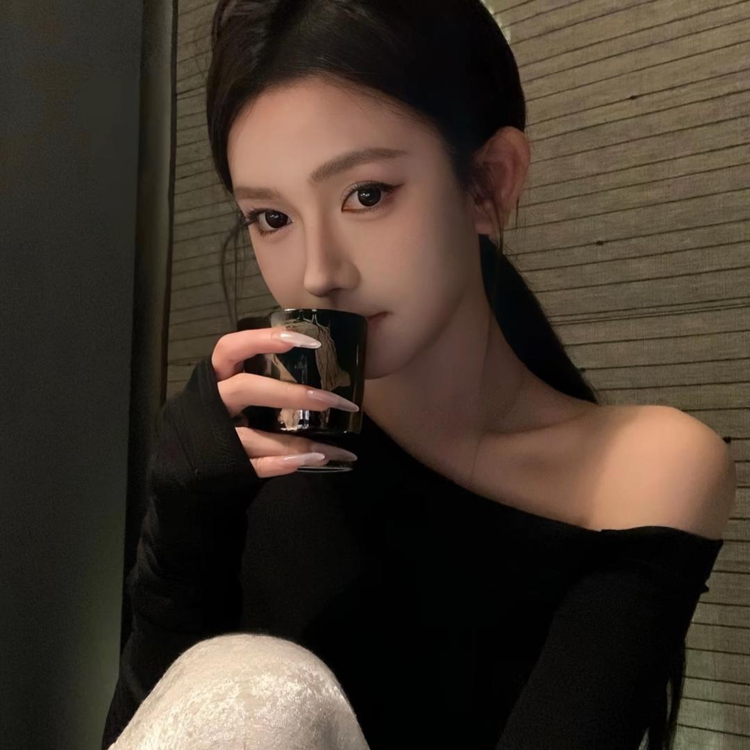 啵一口月亮✨