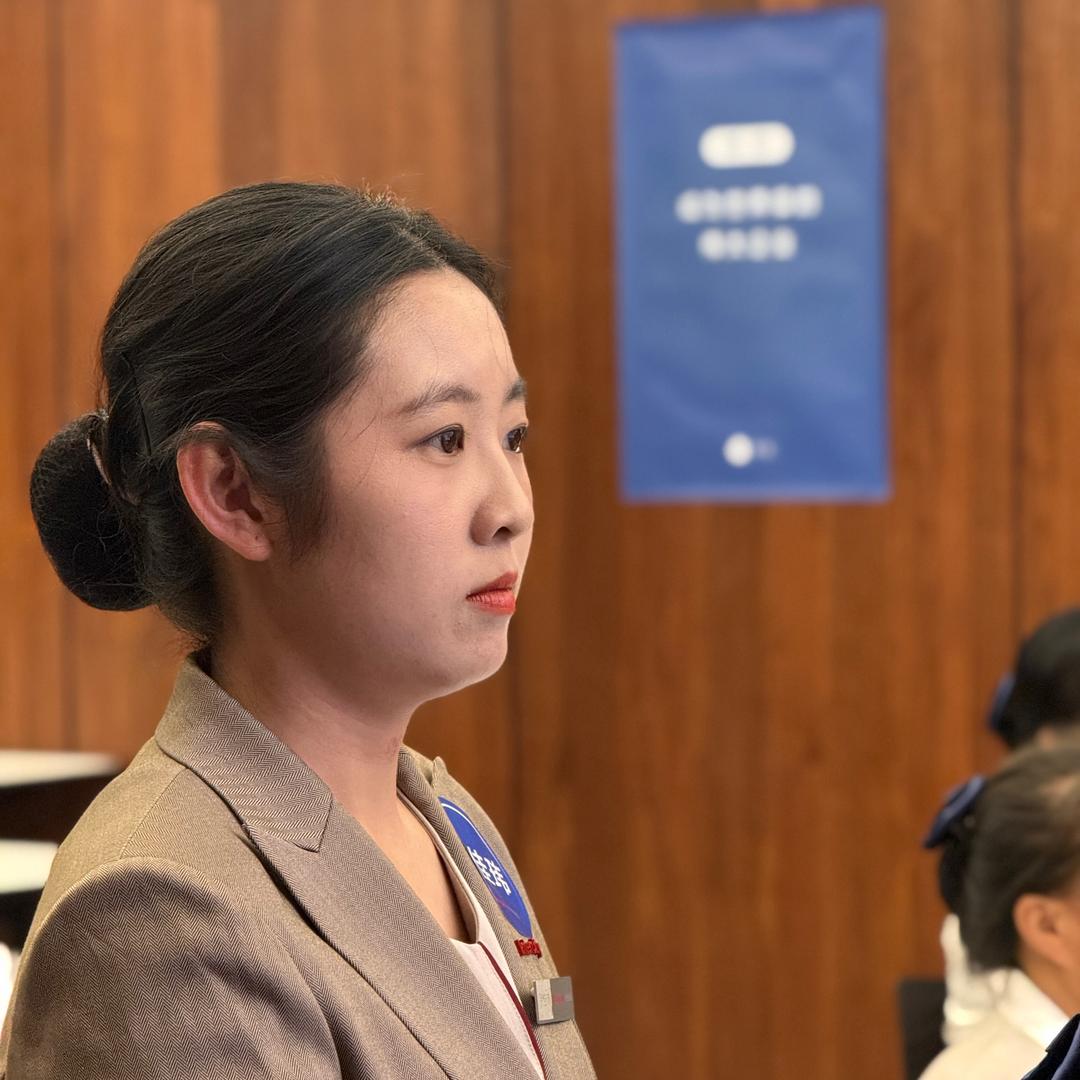 呼市新华广场城际酒店小企鹅