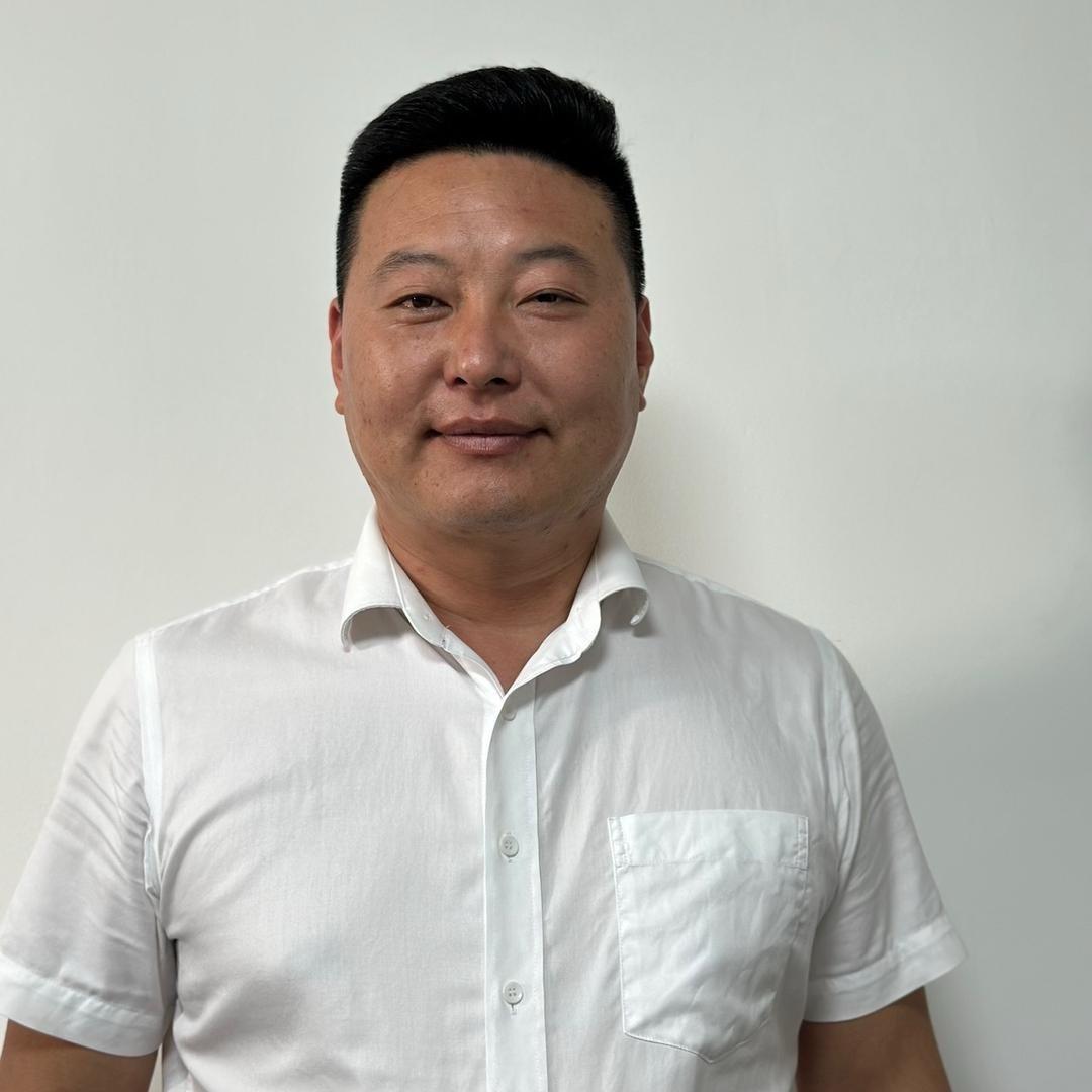 老陈 招工甬向前