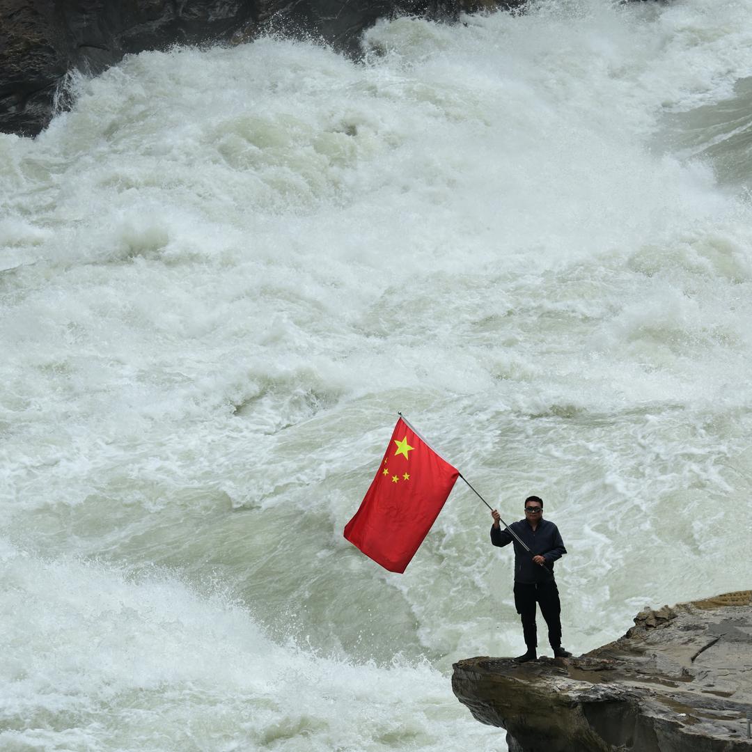 我愿化作清晨的第一缕阳光！