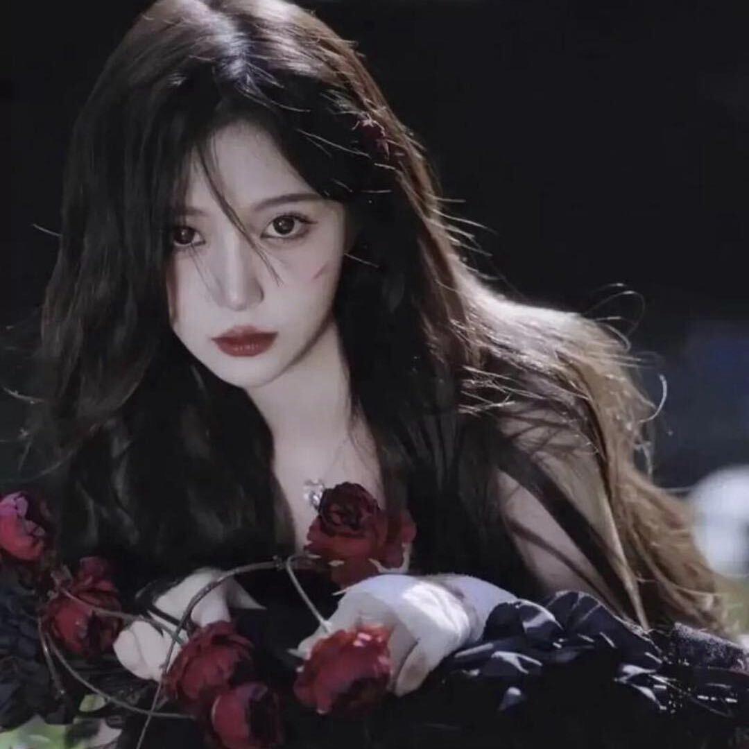 如果恋爱谈不了那就套上铁裤衩背对背拥抱