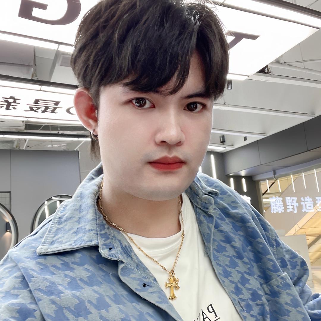 西铁营万达-藤野-伊洋专业烫染发型设计