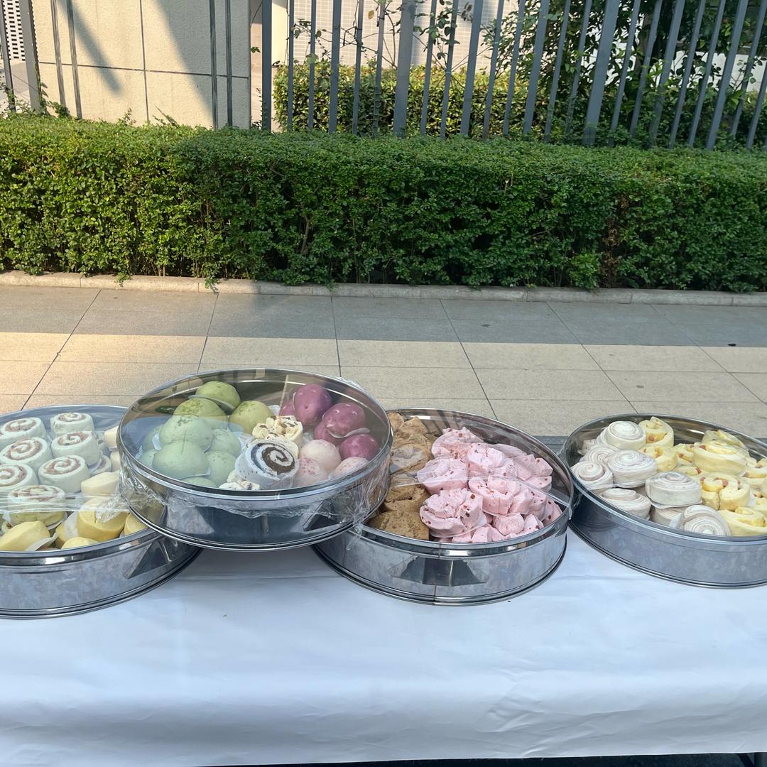 夜市摆摊卖新中式馒头