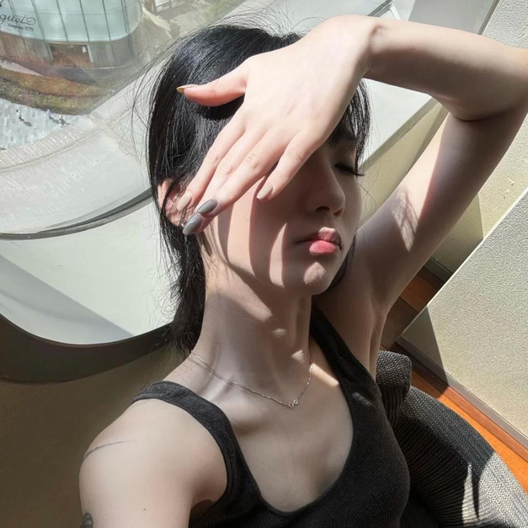 李娜_.