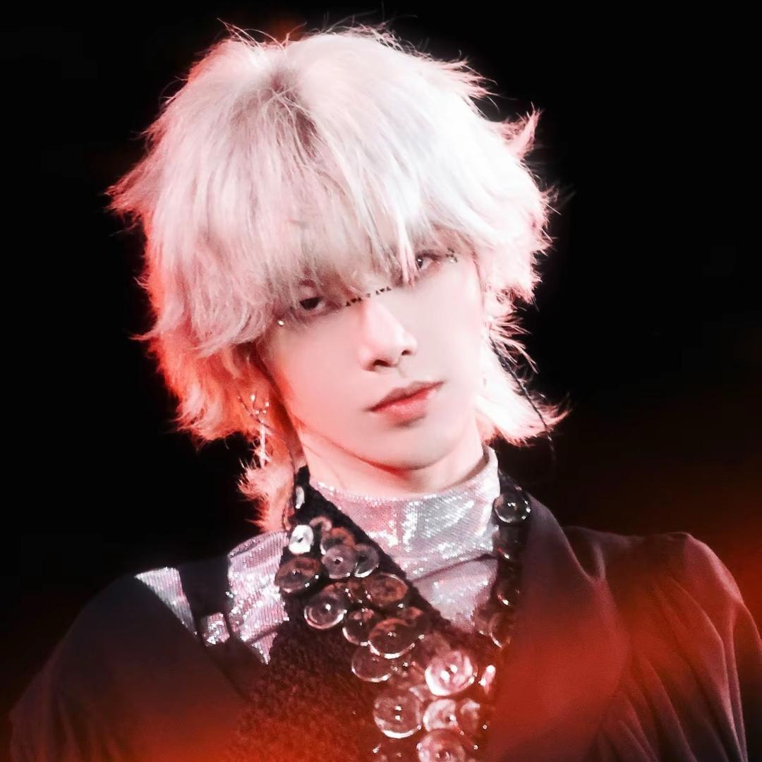 虚幻与现实💋🌸