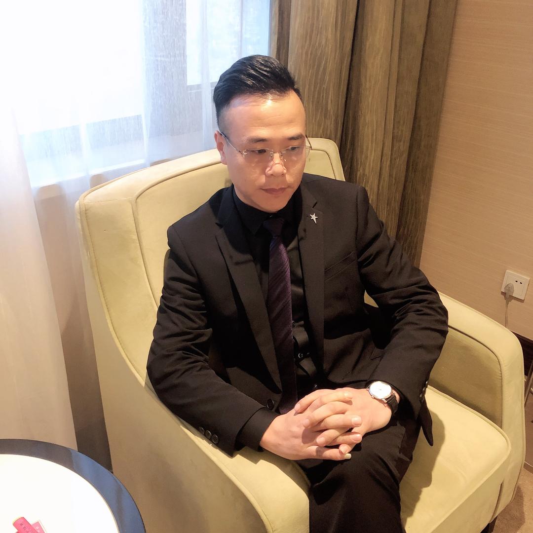 靳伯长