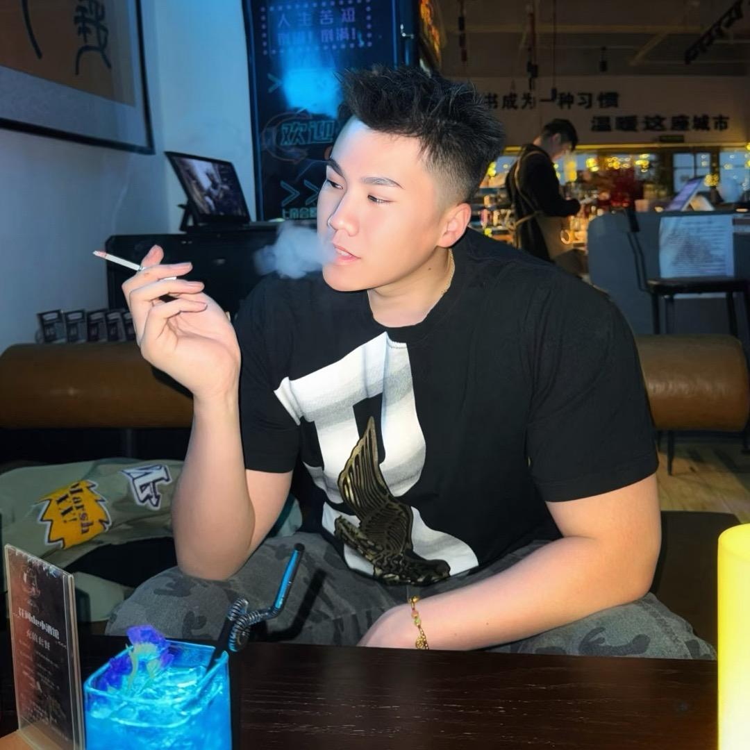 名名哥哥（沈阳halo酒吧预定 咨询）
