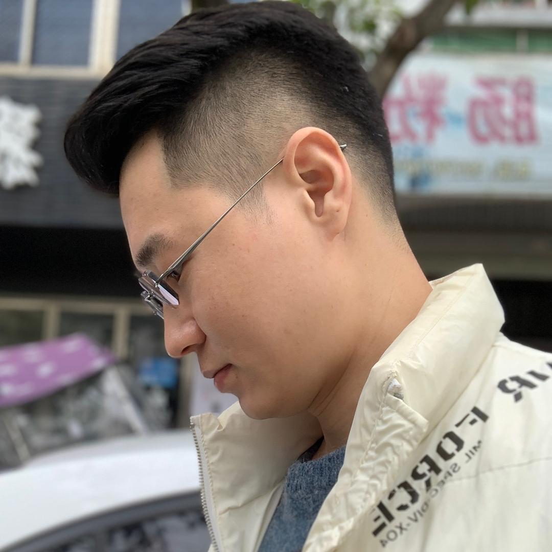 张辉卖库存家具