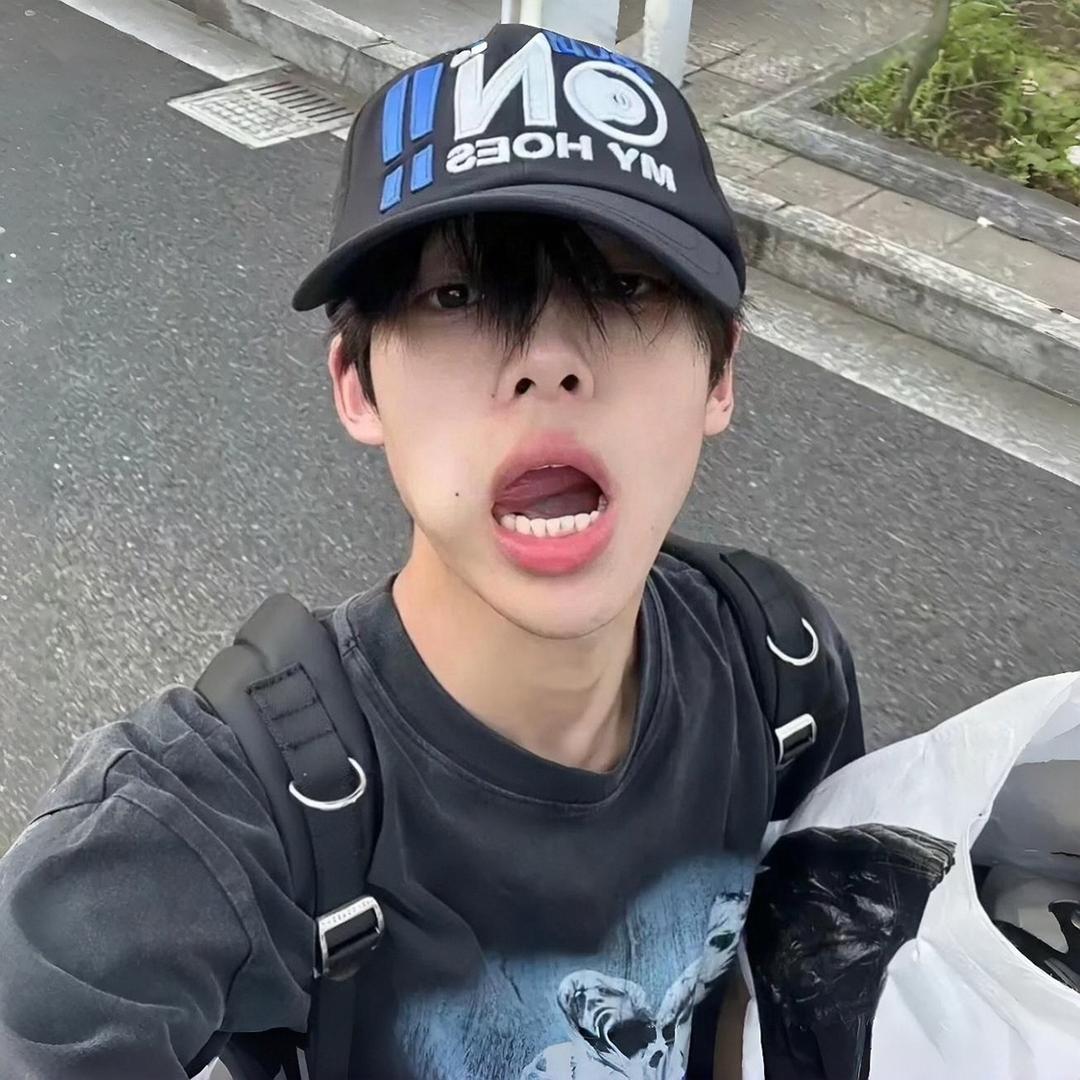 小邹.
