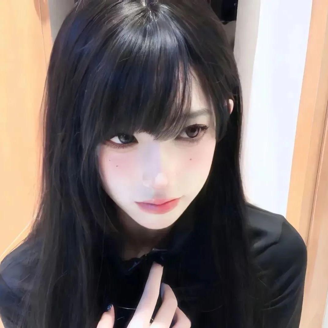 滴落在车窗的泪