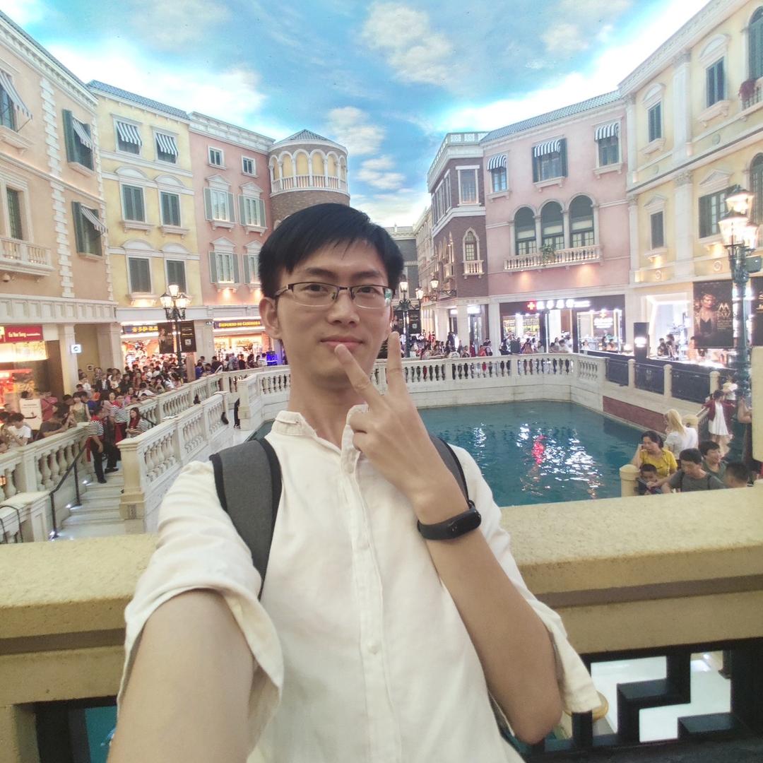 不爱熬夜的小马