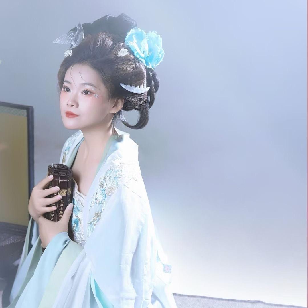 云朵上的李屁屁～