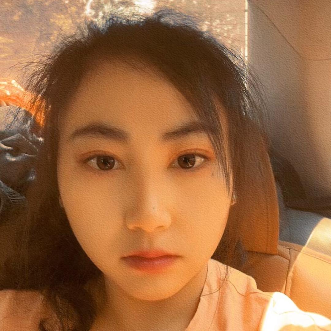 图图每天cos女仆勾引壮壮妈