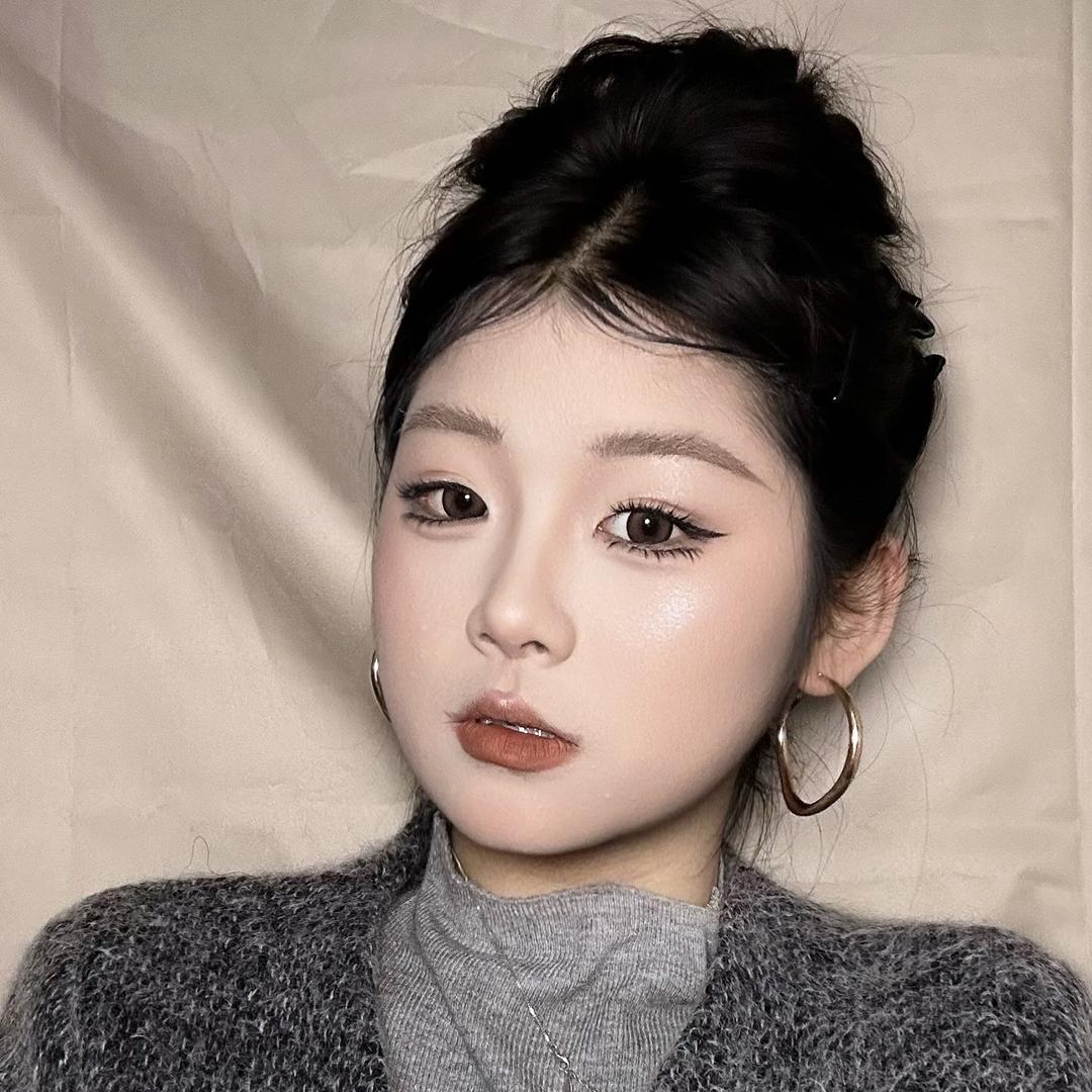 小雅爱化妆（教化妆版)