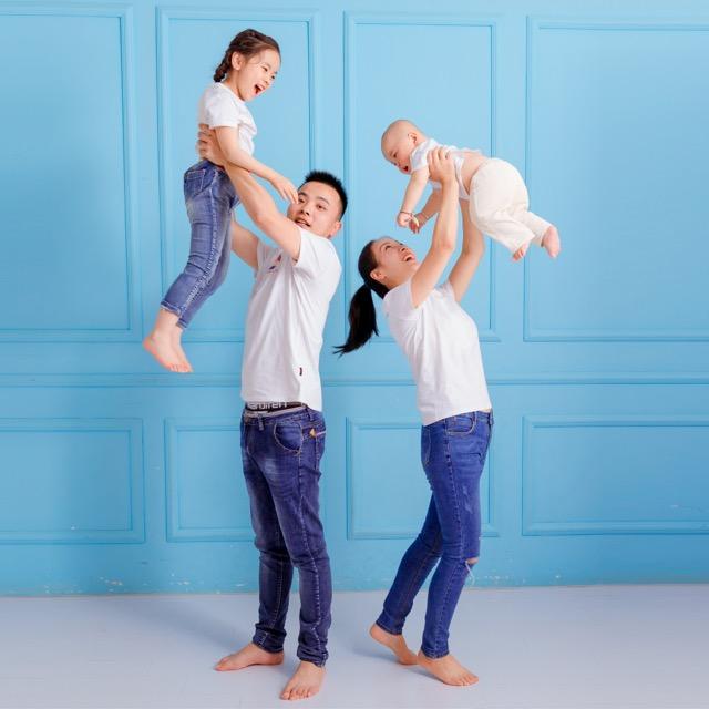 家有两只小猪宝