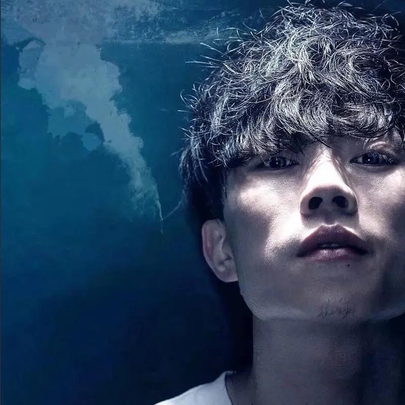 自弹自唱的老徐