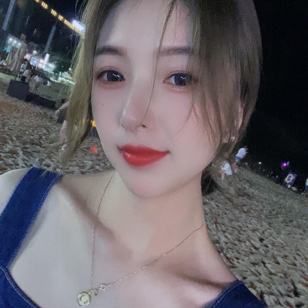 玲妹妹爱穿搭💫