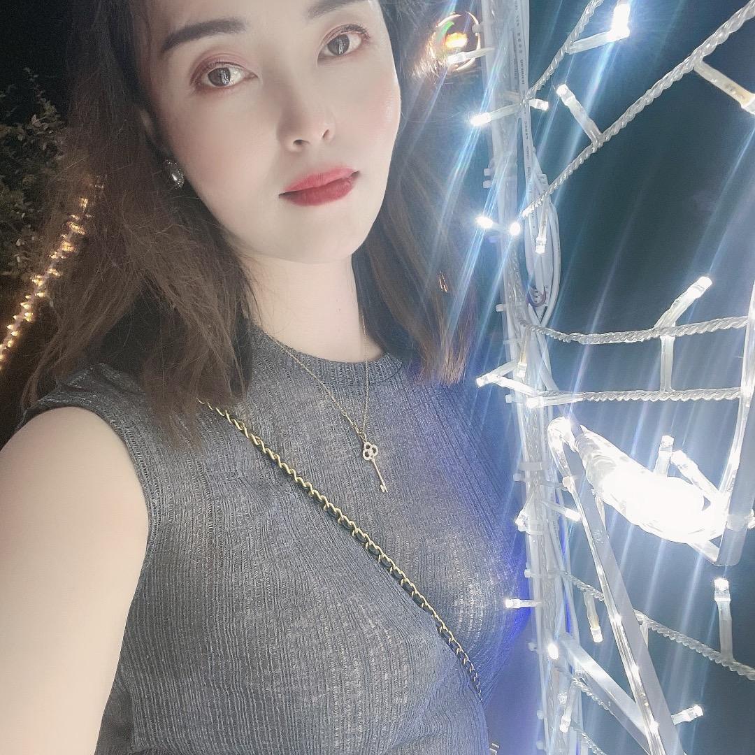 夜雨玫瑰