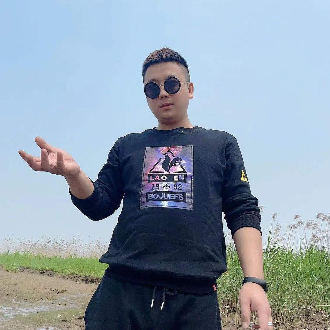 龙城款款