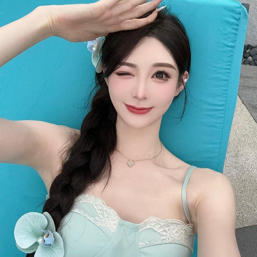 梦娜Ahia