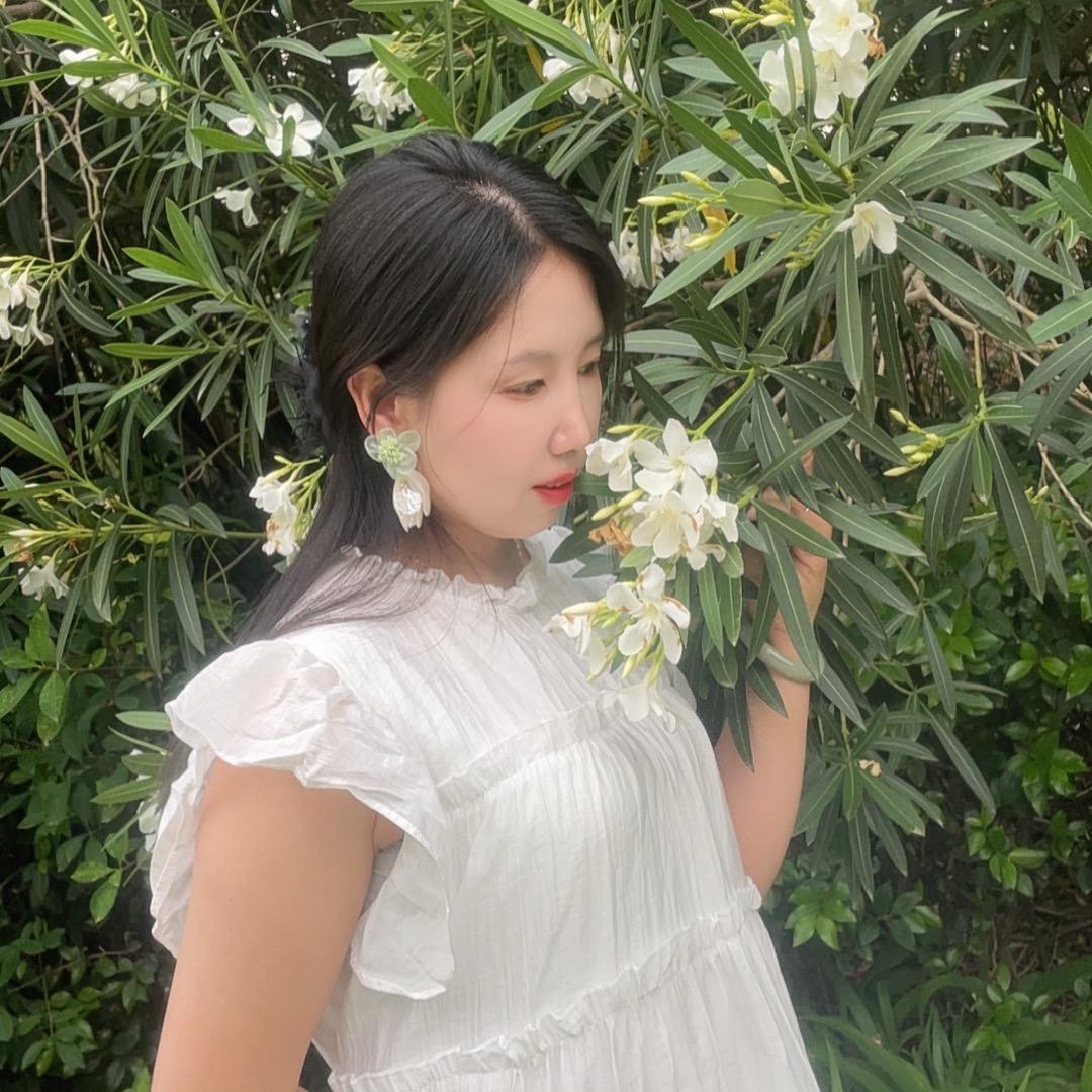 六月