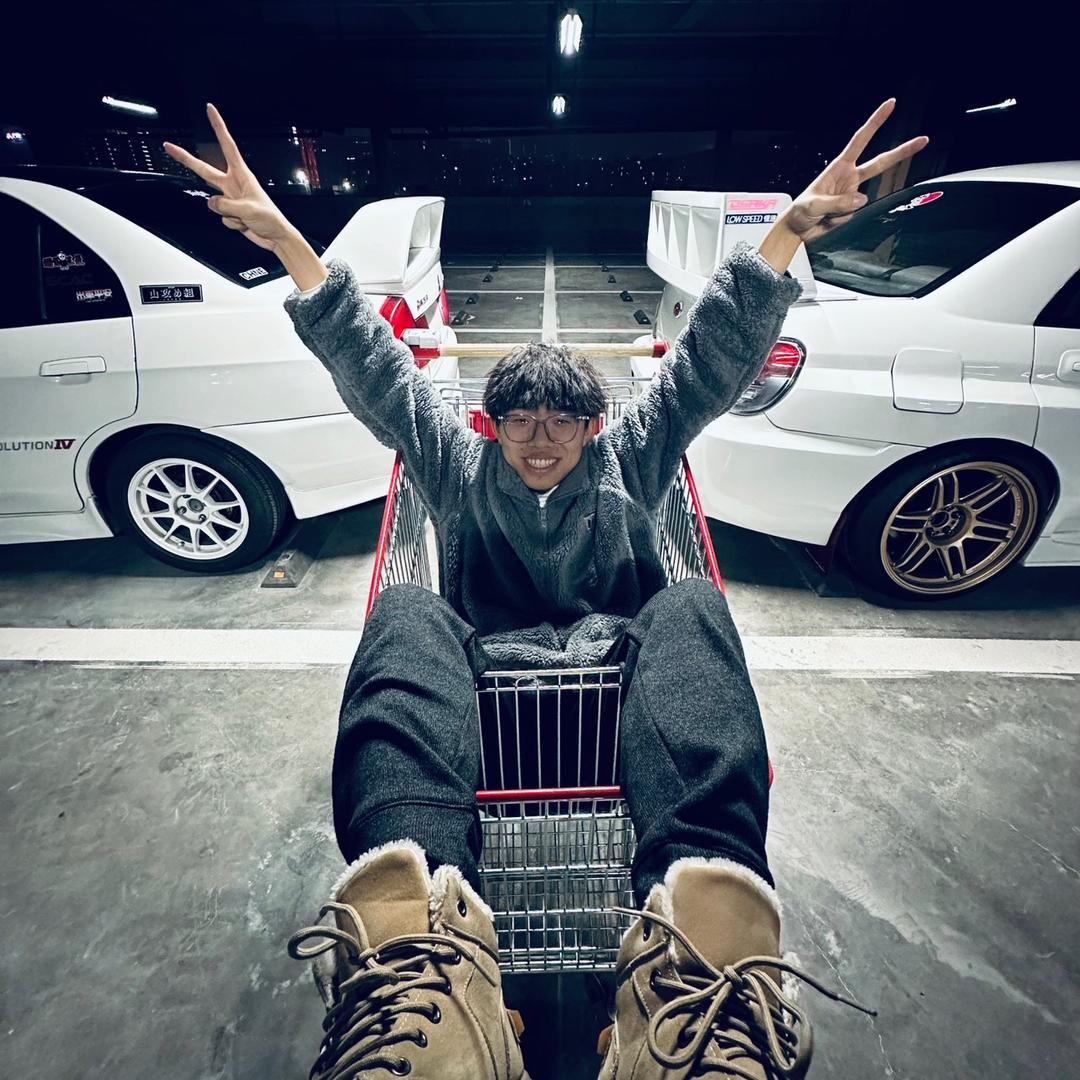 亚峰的车库