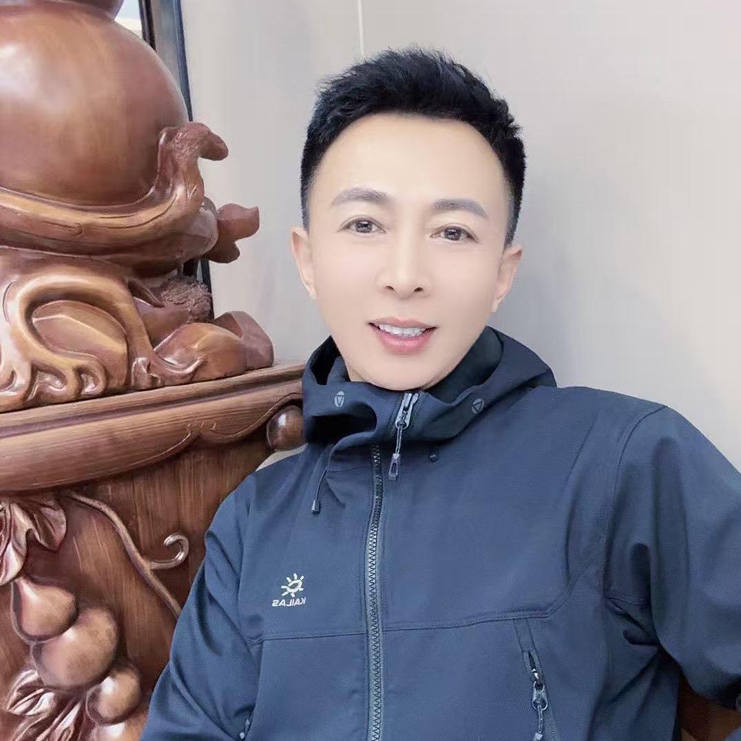 白玉秀巴·志伟老师