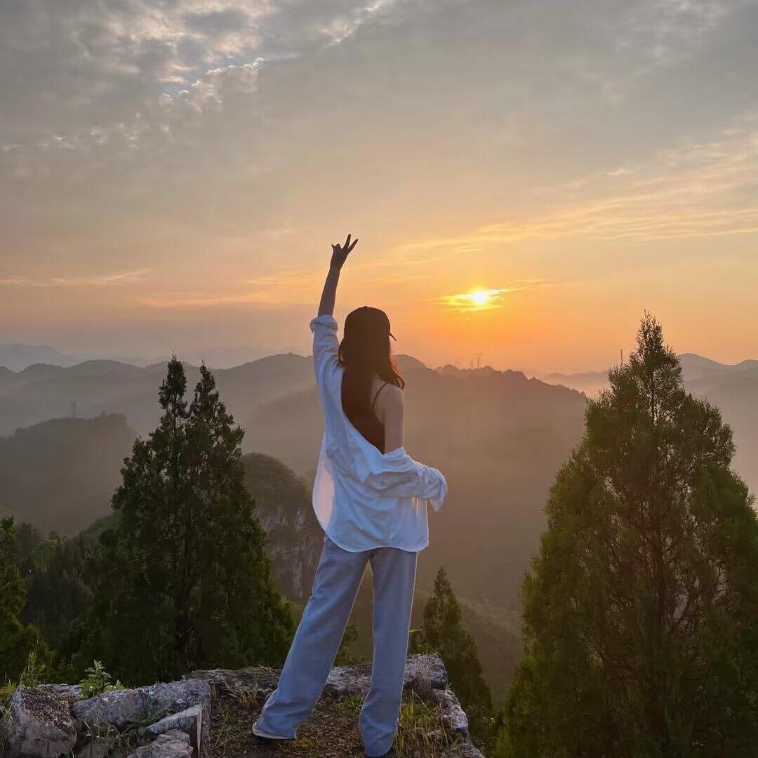 芸芸爱爬山(进群看主页)