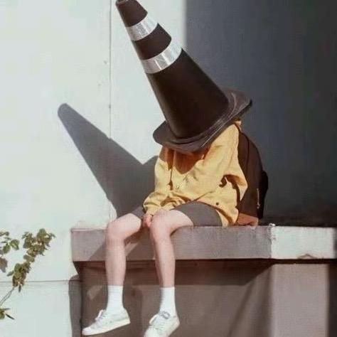HH.