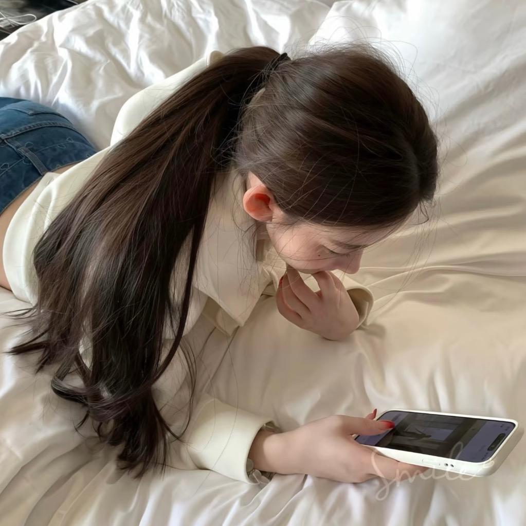 卖萌被磨掉一颗虎牙