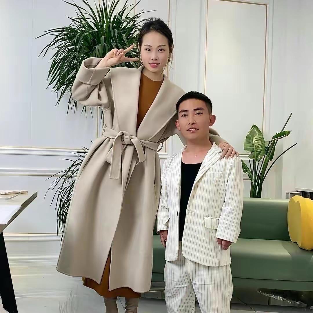 小杰露露一家人
