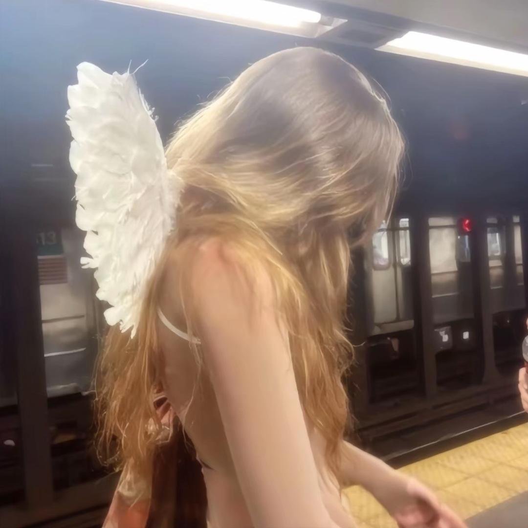 黑利群毁了我的少女音