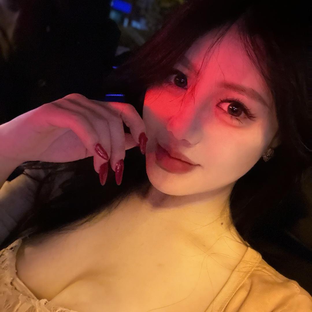 不知名美女