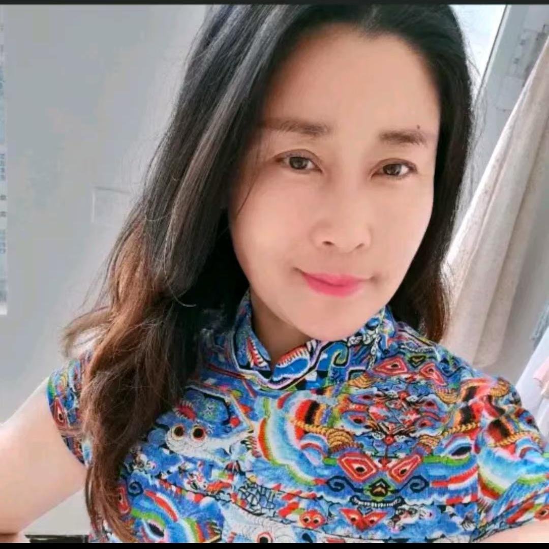 八月