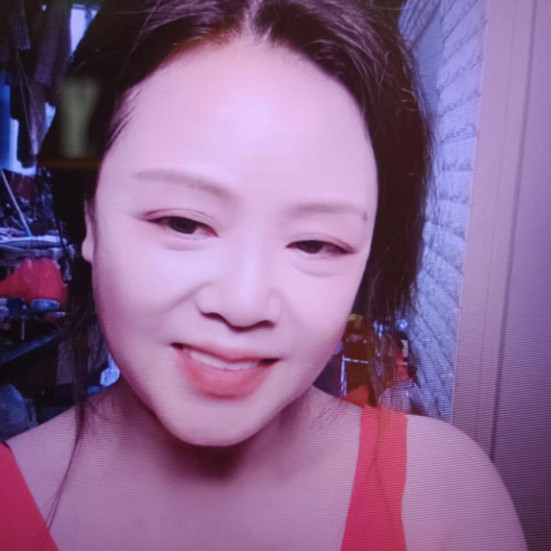 依伊，