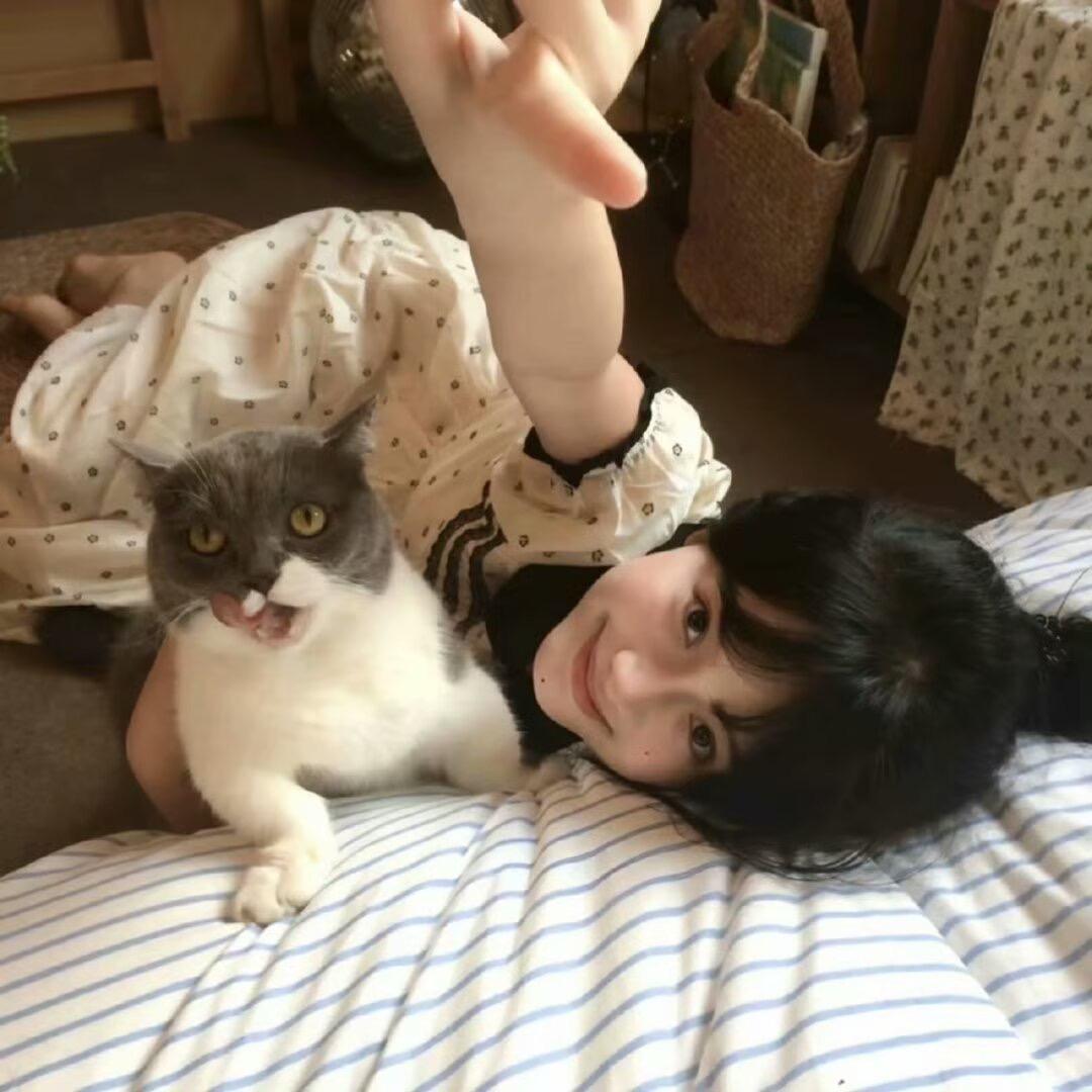 小沁.