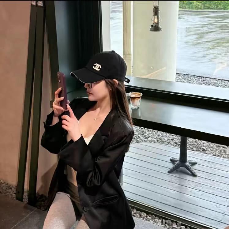 李李.