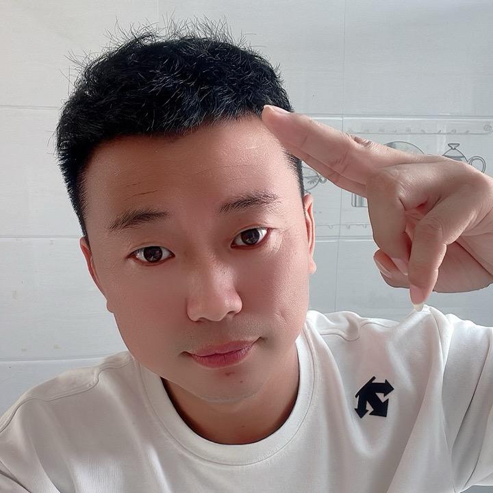 王小伟 为爱前行